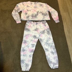 Colsie tie dye sweat set size small (loungewear)